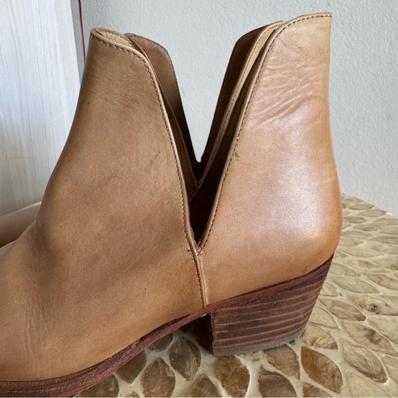 Free People Tan Charm Double V Leather Ankle Boots size 36 - Picture 5 of 10